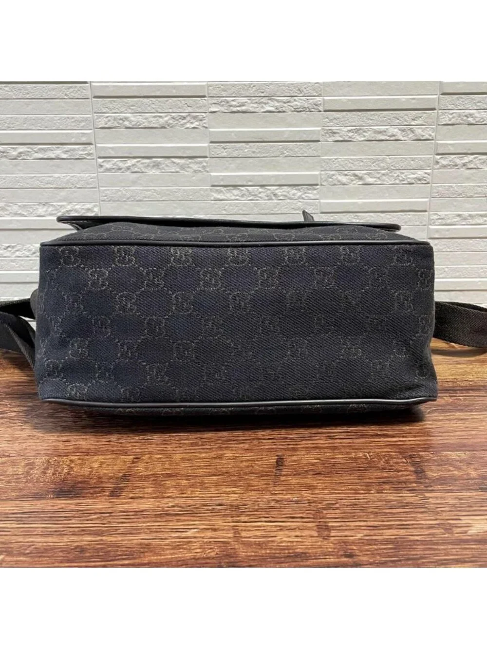 Gucci GG Canvas Leather Shoulder Bag Messenger